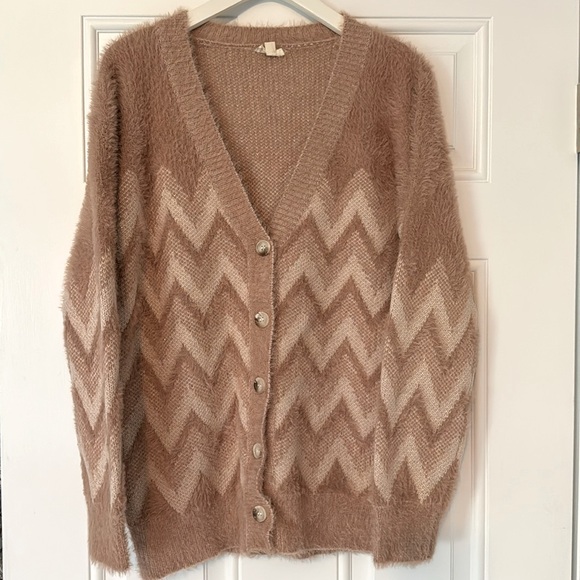 Thread and Seed Cardigan - Picture 2 of 4